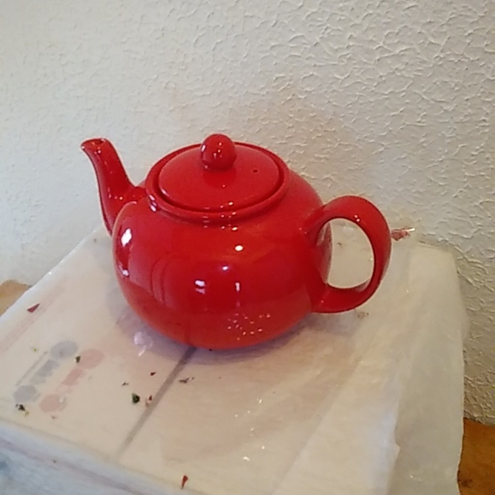 Ceramic tea pot